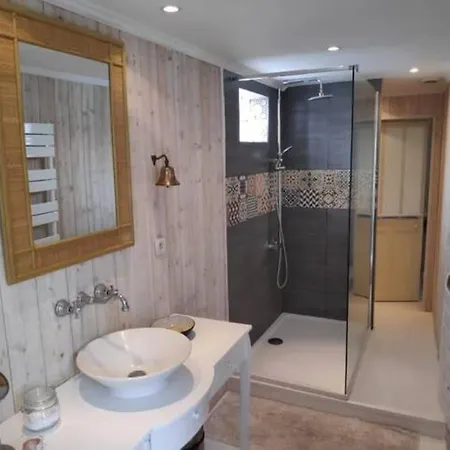 Maison Calme Avec Terasse Proche Centre *