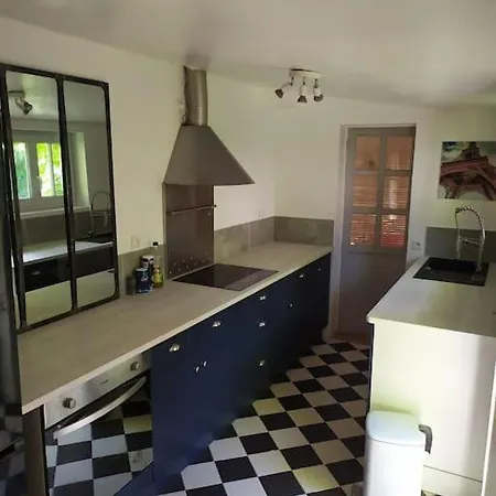Holiday home Maison Calme Avec Terasse Proche Centre *