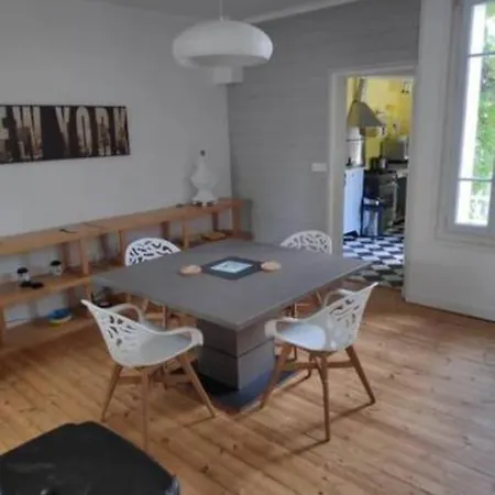 Holiday home Maison Calme Avec Terasse Proche Centre *