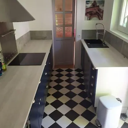 Maison Calme Avec Terasse Proche Centre La Rochelle (Charente-Maritime)