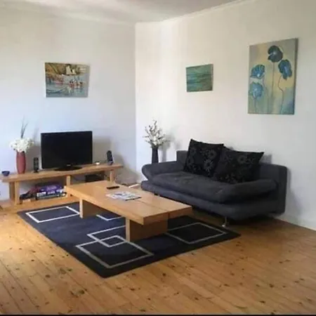 Maison Calme Avec Terasse Proche Centre Holiday home La Rochelle (Charente-Maritime)