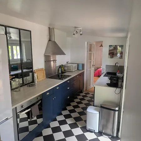 Holiday home Maison Calme Avec Terasse Proche Centre *