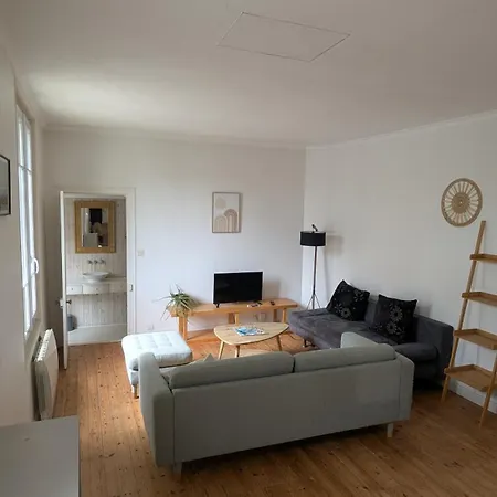 Holiday home Maison Calme Avec Terasse Proche Centre